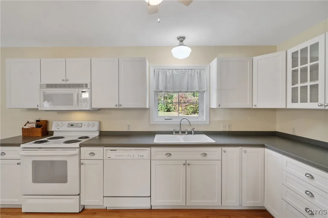 62 Third Avenue, Oswego, New York 13126, Oswego, New York 13126, 2 Bedrooms Bedrooms, 7 Rooms Rooms,2 BathroomsBathrooms,Residential,Closed,62 Third Avenue, Oswego, New York 13126,0,S1643907