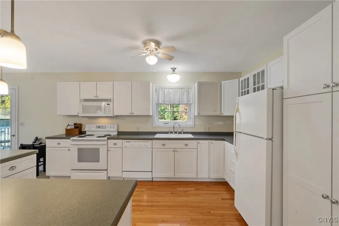 62 Third Avenue, Oswego, New York 13126, Oswego, New York 13126, 2 Bedrooms Bedrooms, 7 Rooms Rooms,2 BathroomsBathrooms,Residential,Closed,62 Third Avenue, Oswego, New York 13126,0,S1643907