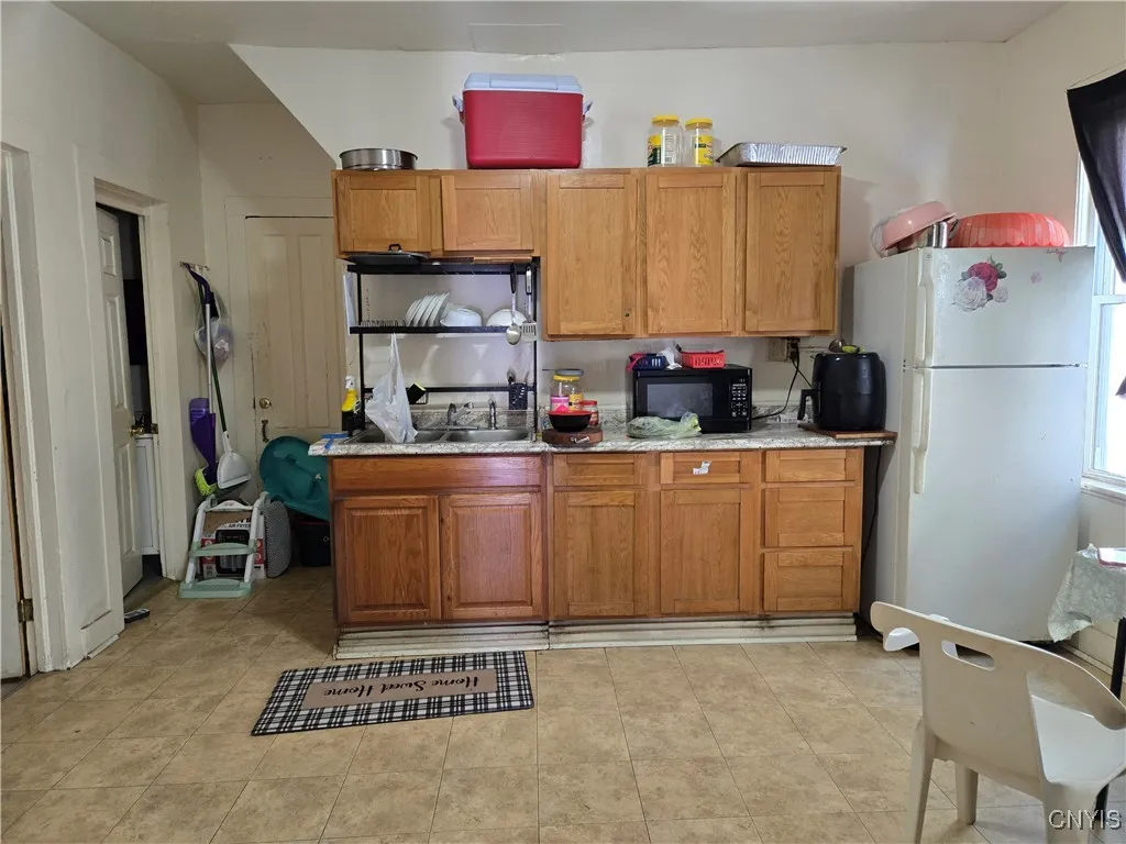 317 East Division Street, Syracuse, New York 13208, Syracuse, New York 13208, 4 Bedrooms Bedrooms, ,2 BathroomsBathrooms,Residential,For Sale,317 East Division Street, Syracuse, New York 13208,0,S1644296