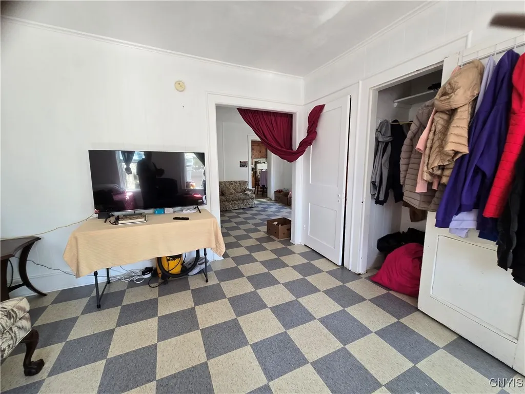 317 East Division Street, Syracuse, New York 13208, Syracuse, New York 13208, 4 Bedrooms Bedrooms, ,2 BathroomsBathrooms,Residential,For Sale,317 East Division Street, Syracuse, New York 13208,0,S1644296