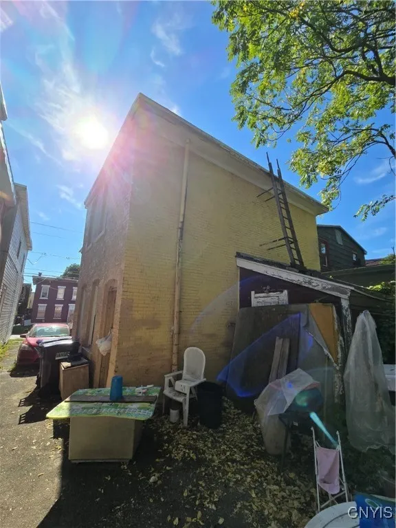 317 East Division Street, Syracuse, New York 13208, Syracuse, New York 13208, 4 Bedrooms Bedrooms, ,2 BathroomsBathrooms,Residential,For Sale,317 East Division Street, Syracuse, New York 13208,0,S1644296