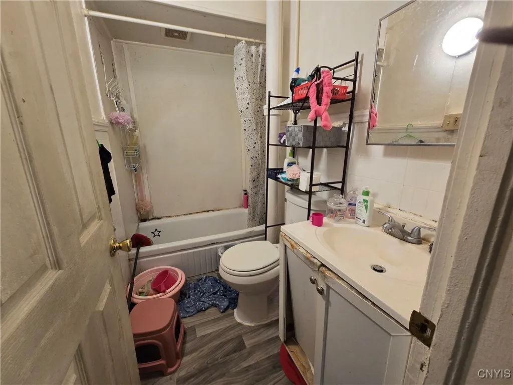 317 East Division Street, Syracuse, New York 13208, Syracuse, New York 13208, 4 Bedrooms Bedrooms, ,2 BathroomsBathrooms,Residential,For Sale,317 East Division Street, Syracuse, New York 13208,0,S1644296