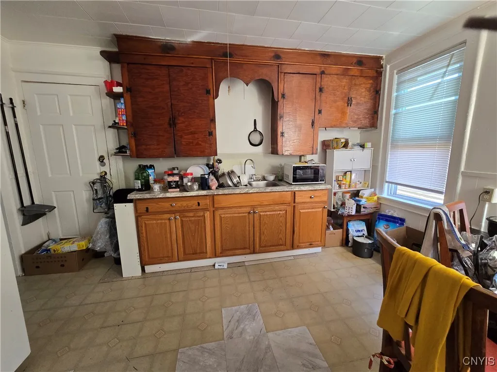 317 East Division Street, Syracuse, New York 13208, Syracuse, New York 13208, 4 Bedrooms Bedrooms, ,2 BathroomsBathrooms,Residential,For Sale,317 East Division Street, Syracuse, New York 13208,0,S1644296