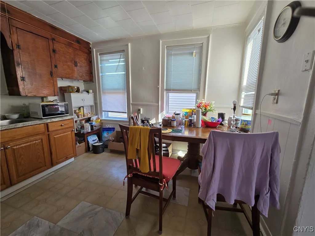 317 East Division Street, Syracuse, New York 13208, Syracuse, New York 13208, 4 Bedrooms Bedrooms, ,2 BathroomsBathrooms,Residential,For Sale,317 East Division Street, Syracuse, New York 13208,0,S1644296