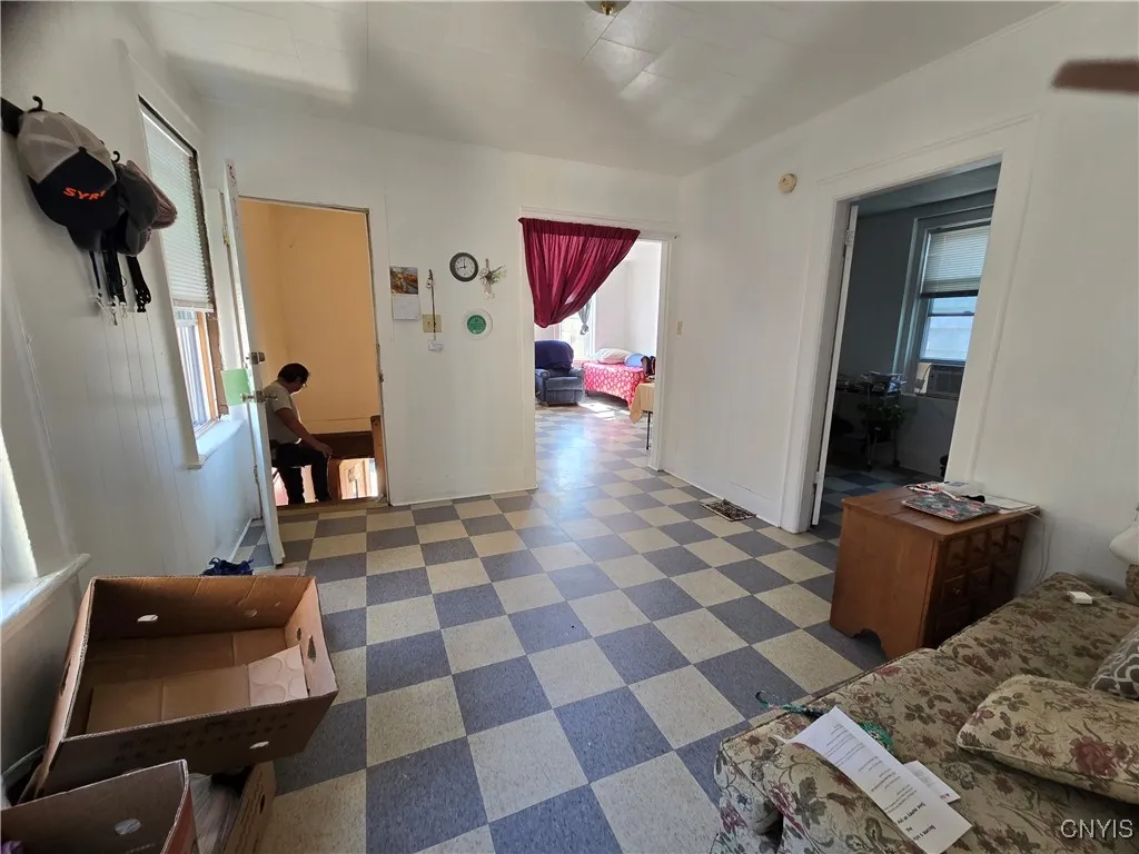 317 East Division Street, Syracuse, New York 13208, Syracuse, New York 13208, 4 Bedrooms Bedrooms, ,2 BathroomsBathrooms,Residential,For Sale,317 East Division Street, Syracuse, New York 13208,0,S1644296