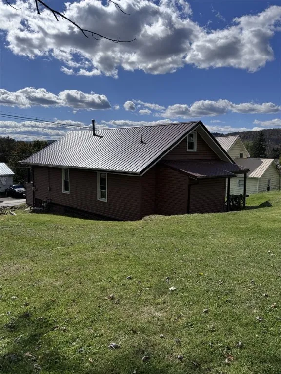 47 Edson Street, Eldred, Pennsylvania 16731, Eldred, Pennsylvania 16731, 3 Bedrooms Bedrooms, 6 Rooms Rooms,1 BathroomBathrooms,Residential,For Sale,47 Edson Street, Eldred, Pennsylvania 16731,0,R1643488