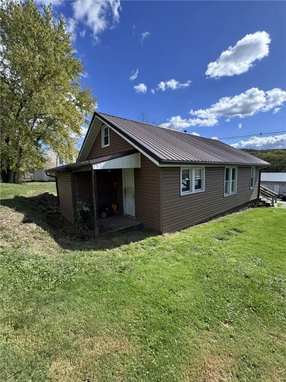 47 Edson Street, Eldred, Pennsylvania 16731, Eldred, Pennsylvania 16731, 3 Bedrooms Bedrooms, 6 Rooms Rooms,1 BathroomBathrooms,Residential,For Sale,47 Edson Street, Eldred, Pennsylvania 16731,0,R1643488