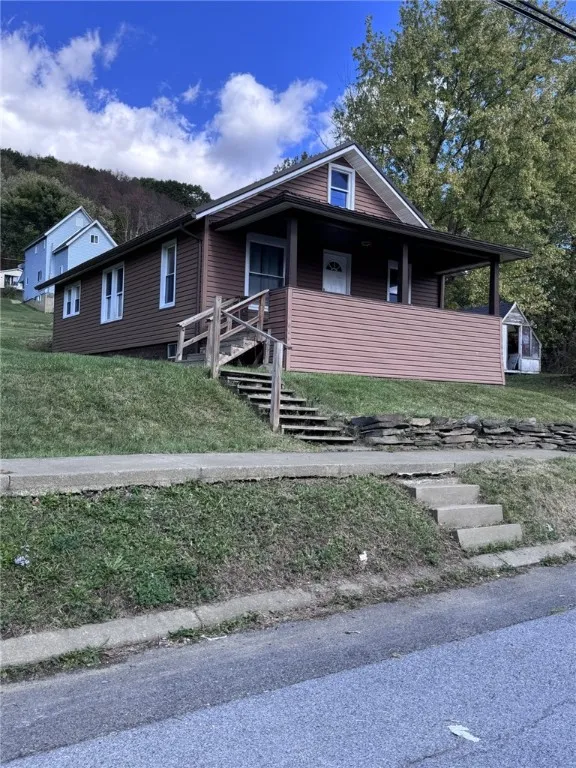 47 Edson Street, Eldred, Pennsylvania 16731, Eldred, Pennsylvania 16731, 3 Bedrooms Bedrooms, 6 Rooms Rooms,1 BathroomBathrooms,Residential,For Sale,47 Edson Street, Eldred, Pennsylvania 16731,0,R1643488