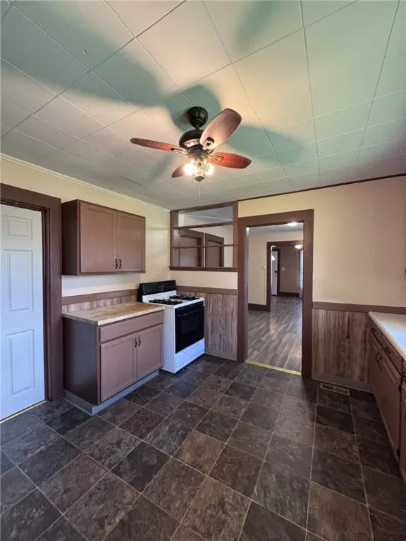 47 Edson Street, Eldred, Pennsylvania 16731, Eldred, Pennsylvania 16731, 3 Bedrooms Bedrooms, 6 Rooms Rooms,1 BathroomBathrooms,Residential,For Sale,47 Edson Street, Eldred, Pennsylvania 16731,0,R1643488