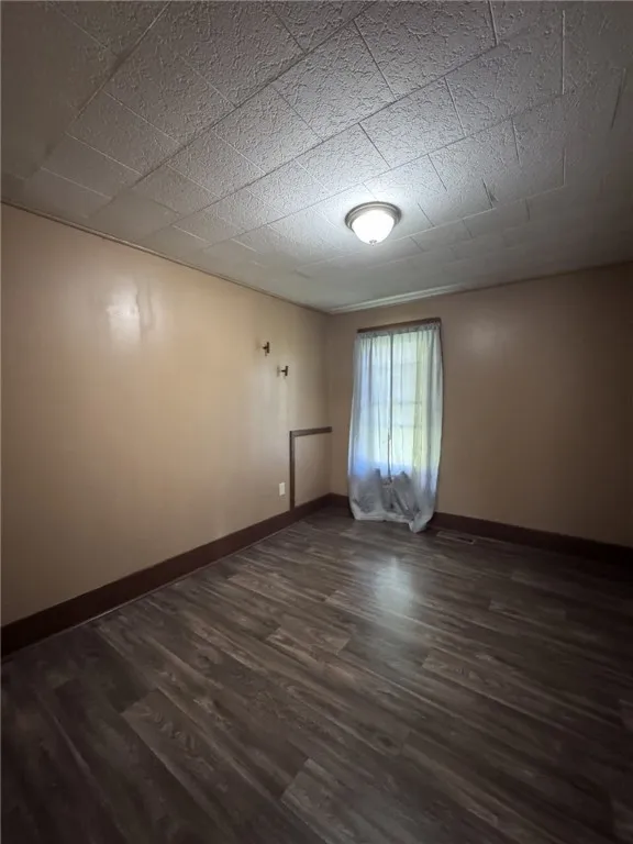 47 Edson Street, Eldred, Pennsylvania 16731, Eldred, Pennsylvania 16731, 3 Bedrooms Bedrooms, 6 Rooms Rooms,1 BathroomBathrooms,Residential,For Sale,47 Edson Street, Eldred, Pennsylvania 16731,0,R1643488