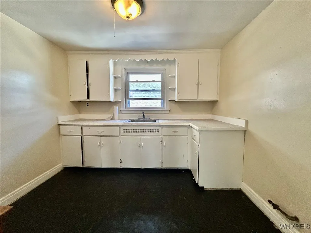 132 Hewitt Avenue, Buffalo, New York 14215, Buffalo, New York 14215, 4 Bedrooms Bedrooms, ,2 BathroomsBathrooms,Residential,For Sale,132 Hewitt Avenue, Buffalo, New York 14215,0,B1644161