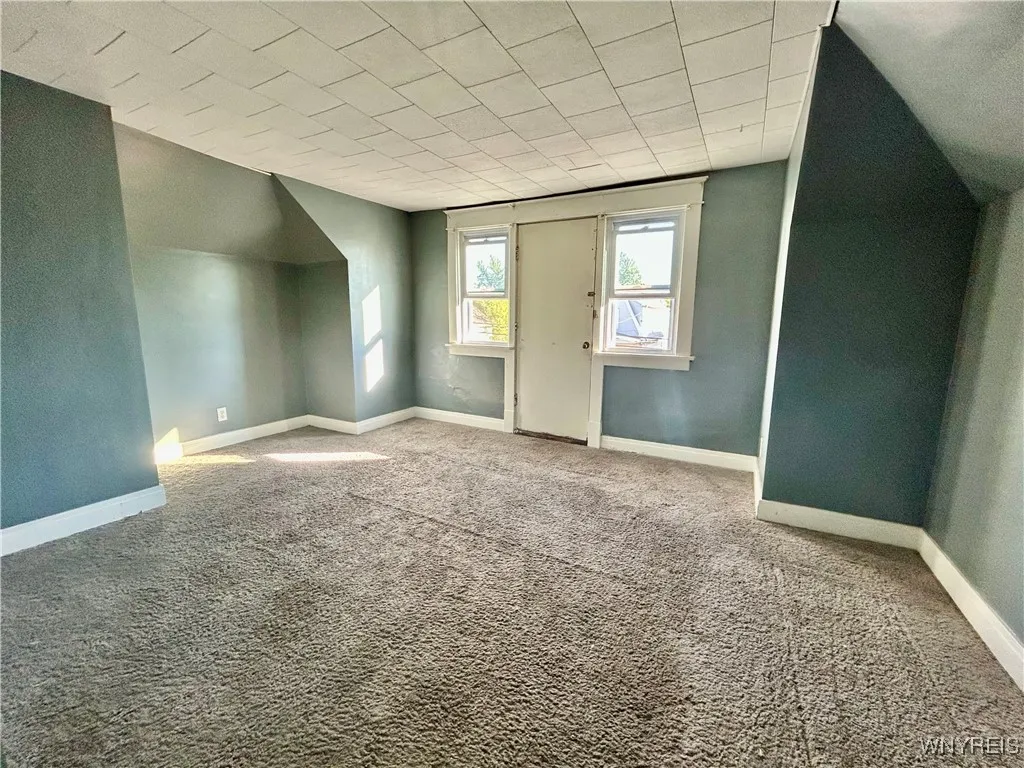 132 Hewitt Avenue, Buffalo, New York 14215, Buffalo, New York 14215, 4 Bedrooms Bedrooms, ,2 BathroomsBathrooms,Residential,For Sale,132 Hewitt Avenue, Buffalo, New York 14215,0,B1644161