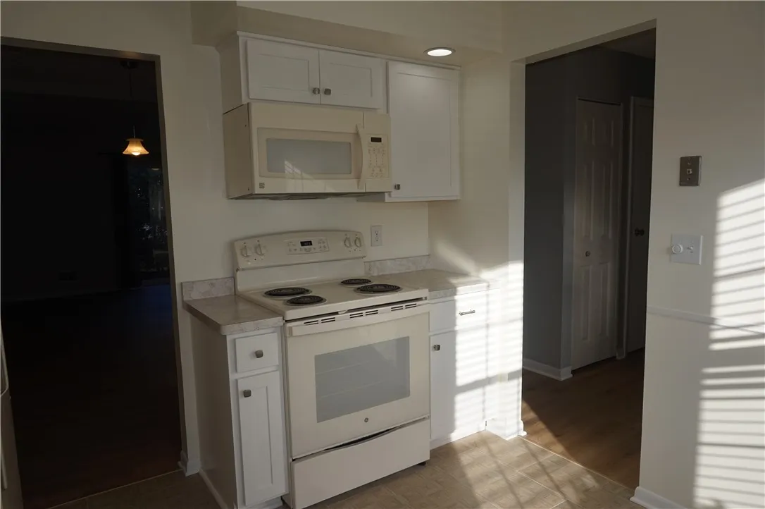 663 French Road, Brighton, New York 14618, Brighton, New York 14618, 3 Bedrooms Bedrooms, 7 Rooms Rooms,1 BathroomBathrooms,Residential Lease,For Rent,663 French Road, Brighton, New York 14618,0,R1644259