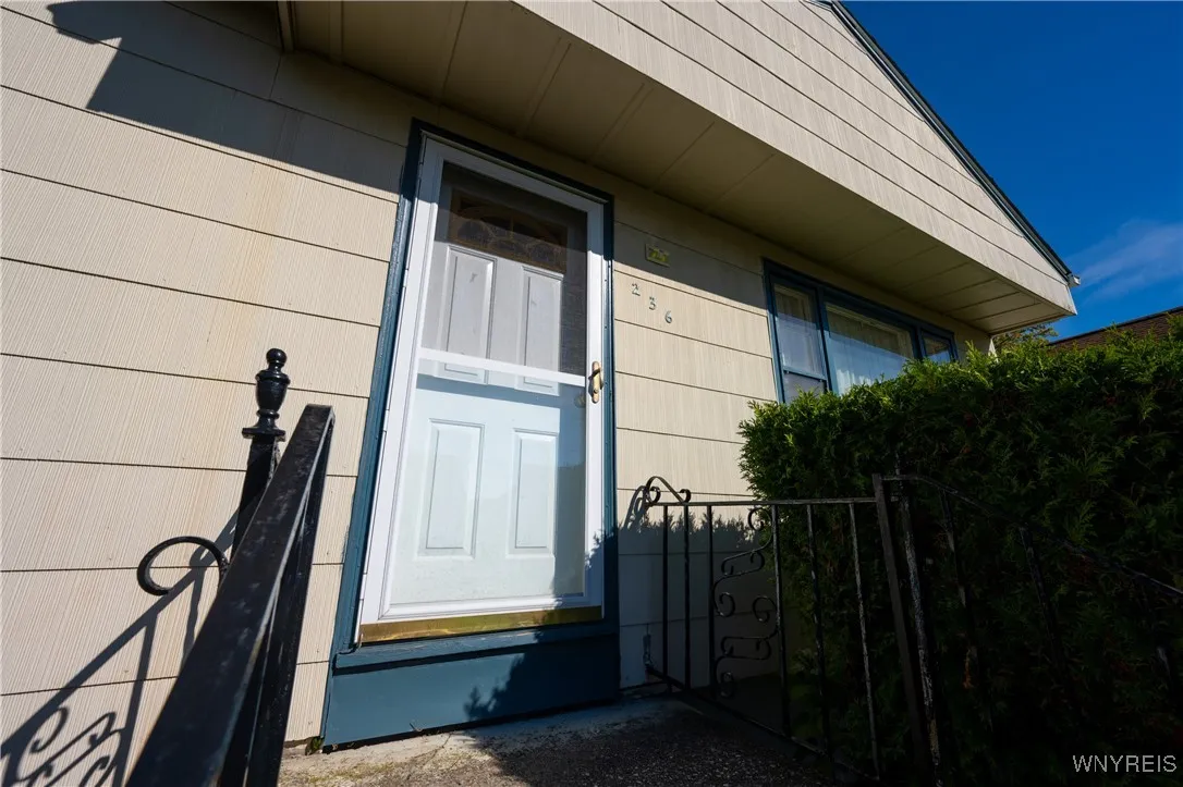 236 Utica Street, Tonawanda, New York 14150, Tonawanda, New York 14150, 3 Bedrooms Bedrooms, 5 Rooms Rooms,1 BathroomBathrooms,Residential,For Sale,236 Utica Street, Tonawanda, New York 14150,0,B1644140
