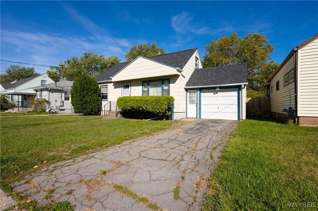 236 Utica Street, Tonawanda, New York 14150, Tonawanda, New York 14150, 3 Bedrooms Bedrooms, 5 Rooms Rooms,1 BathroomBathrooms,Residential,For Sale,236 Utica Street, Tonawanda, New York 14150,0,B1644140