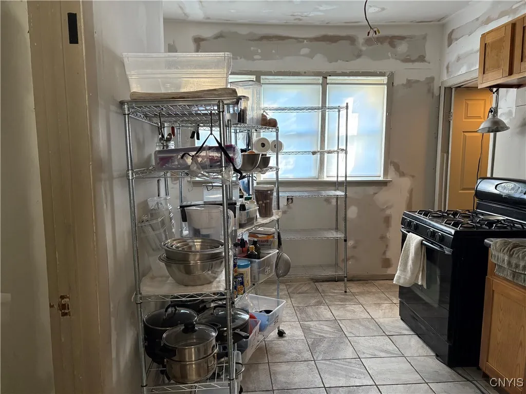 717 Cannon Street, Syracuse, New York 13205, Syracuse, New York 13205, 4 Bedrooms Bedrooms, 11 Rooms Rooms,1 BathroomBathrooms,Residential,For Sale,717 Cannon Street, Syracuse, New York 13205,0,S1644286