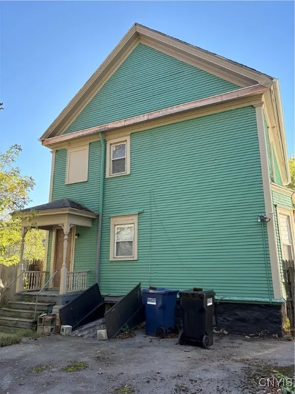 717 Cannon Street, Syracuse, New York 13205, Syracuse, New York 13205, 4 Bedrooms Bedrooms, 11 Rooms Rooms,1 BathroomBathrooms,Residential,For Sale,717 Cannon Street, Syracuse, New York 13205,0,S1644286