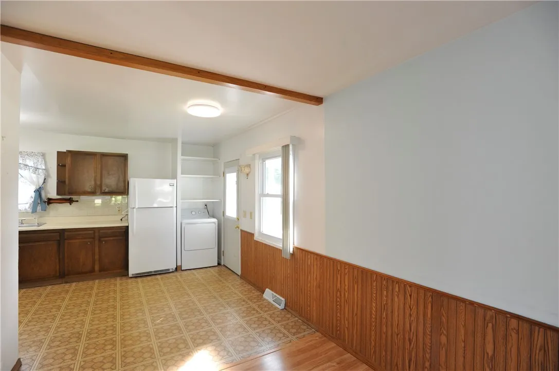 106 Matthews Circle, Horseheads, New York 14845, Horseheads, New York 14845, 3 Bedrooms Bedrooms, 6 Rooms Rooms,1 BathroomBathrooms,Residential,For Sale,106 Matthews Circle, Horseheads, New York 14845,0,R1642371