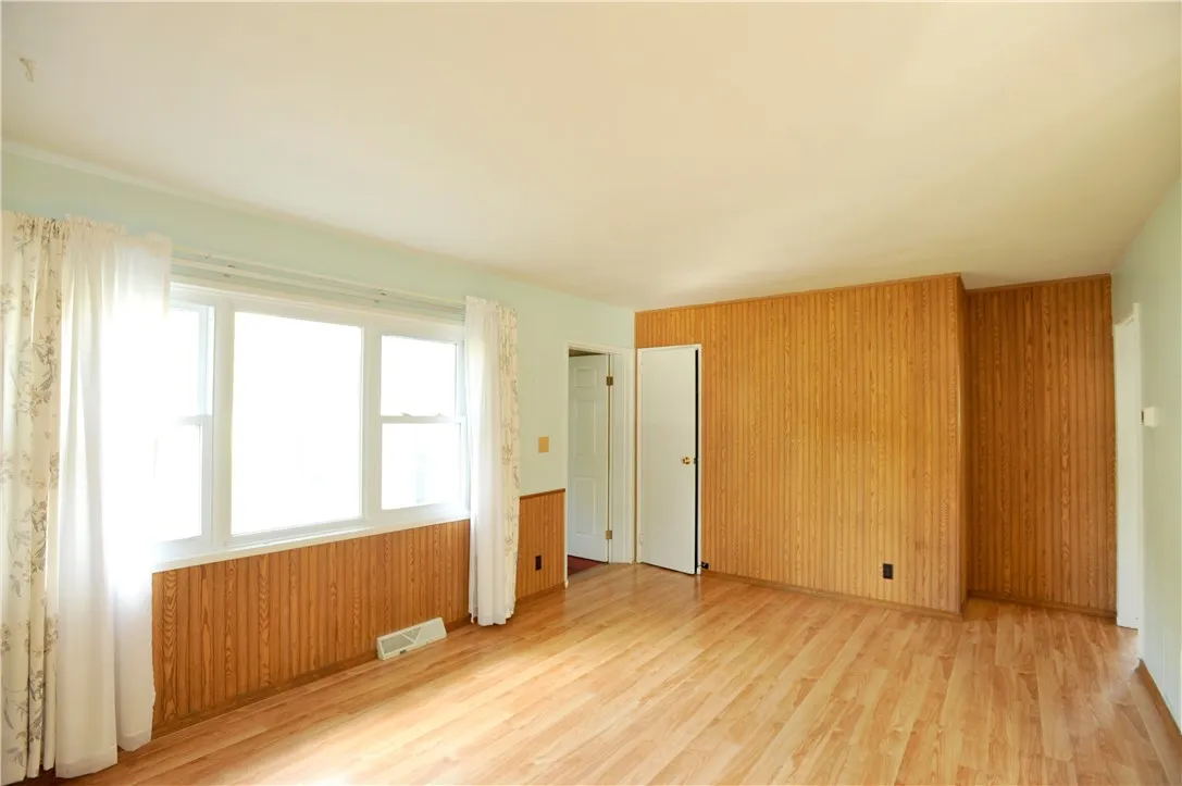 106 Matthews Circle, Horseheads, New York 14845, Horseheads, New York 14845, 3 Bedrooms Bedrooms, 6 Rooms Rooms,1 BathroomBathrooms,Residential,For Sale,106 Matthews Circle, Horseheads, New York 14845,0,R1642371