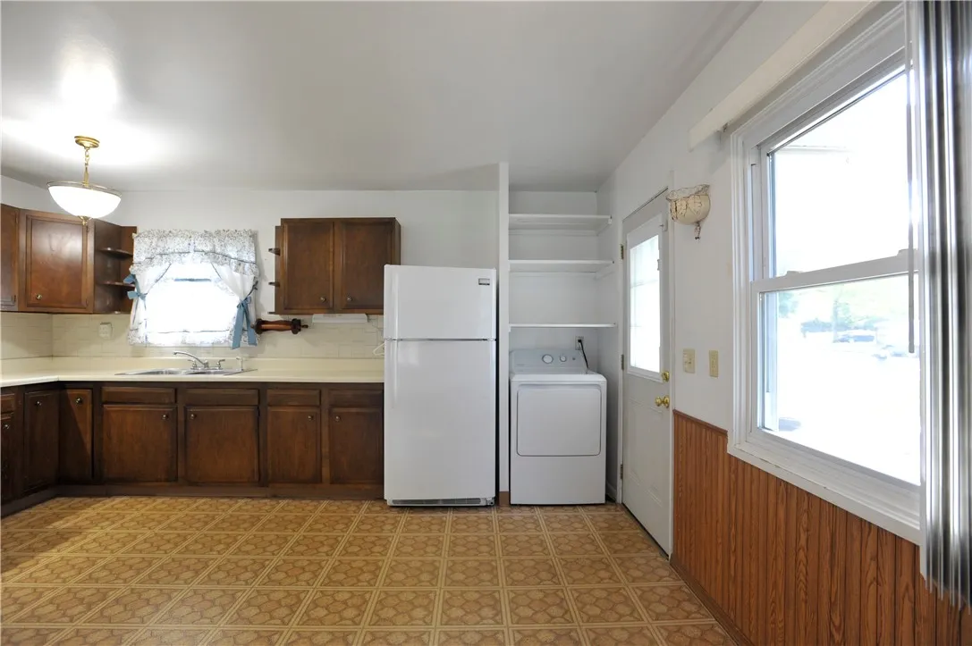 106 Matthews Circle, Horseheads, New York 14845, Horseheads, New York 14845, 3 Bedrooms Bedrooms, 6 Rooms Rooms,1 BathroomBathrooms,Residential,For Sale,106 Matthews Circle, Horseheads, New York 14845,0,R1642371