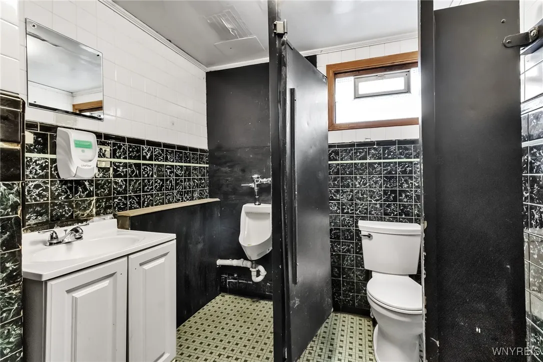 2794 Harlem Road, Cheektowaga, New York 14225, Cheektowaga, New York 14225, ,Commercial Sale,For Sale,2794 Harlem Road, Cheektowaga, New York 14225,0,B1644184