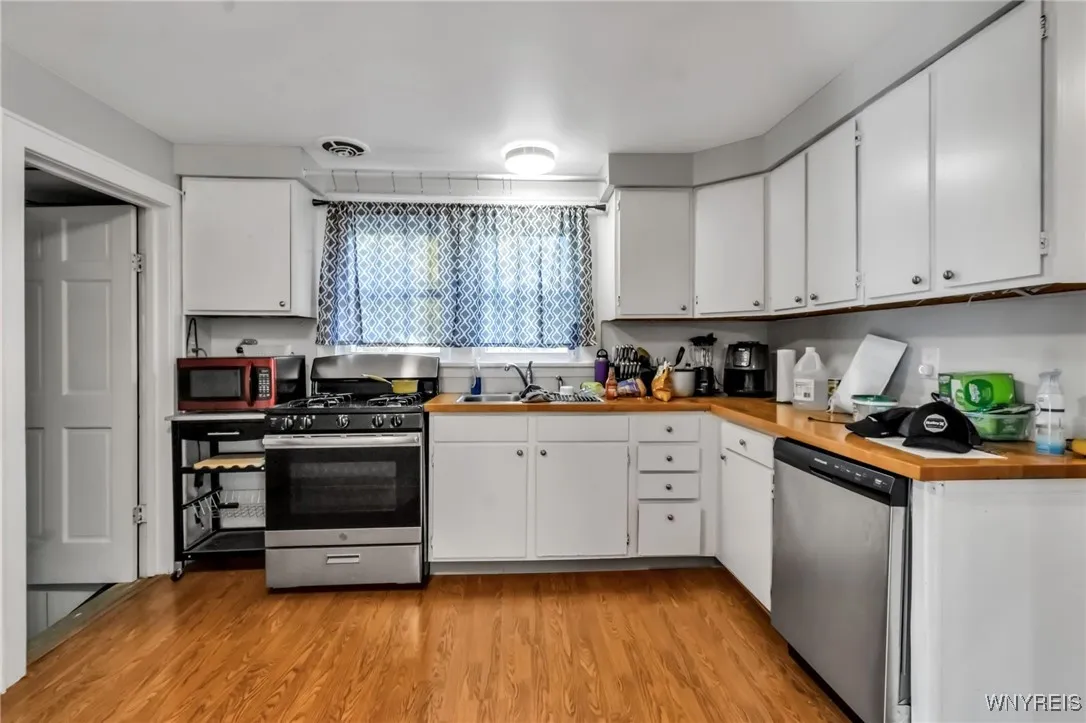 4022 Sheldon Road, Hamburg, New York 14127, Hamburg, New York 14127, 5 Bedrooms Bedrooms, ,3 BathroomsBathrooms,Residential,Closed,4022 Sheldon Road, Hamburg, New York 14127,0,B1642294