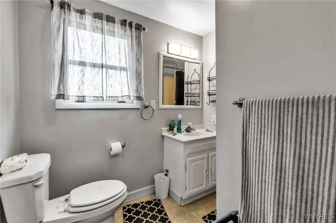 4022 Sheldon Road, Hamburg, New York 14127, Hamburg, New York 14127, 5 Bedrooms Bedrooms, ,3 BathroomsBathrooms,Residential,Closed,4022 Sheldon Road, Hamburg, New York 14127,0,B1642294