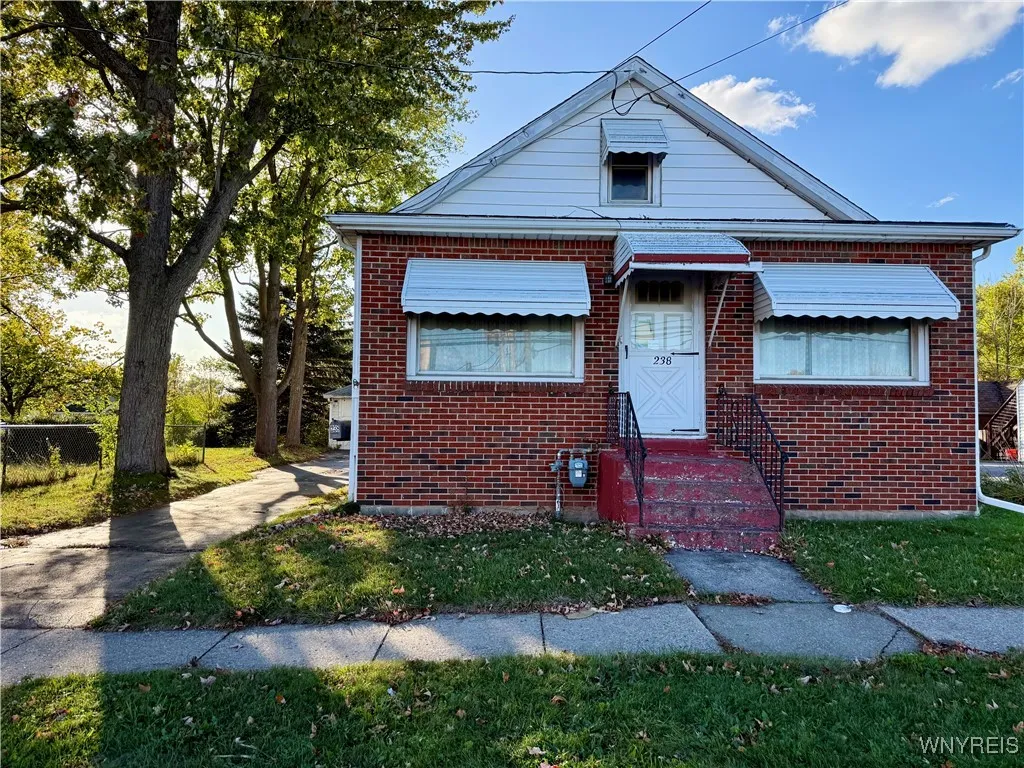 238 Cayuga Road, Cheektowaga, New York 14225, Cheektowaga, New York 14225, 3 Bedrooms Bedrooms, 5 Rooms Rooms,1 BathroomBathrooms,Residential,For Sale,238 Cayuga Road, Cheektowaga, New York 14225,0,B1643610