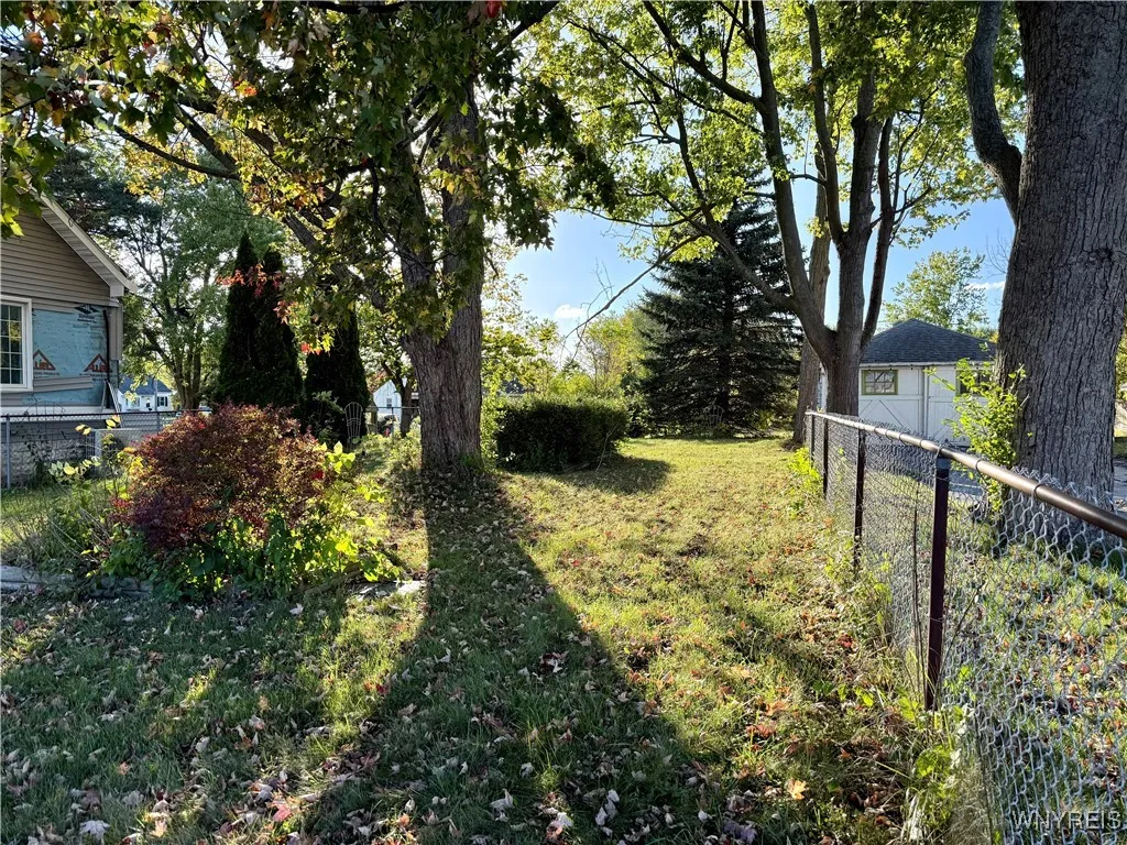 238 Cayuga Road, Cheektowaga, New York 14225, Cheektowaga, New York 14225, 3 Bedrooms Bedrooms, 5 Rooms Rooms,1 BathroomBathrooms,Residential,For Sale,238 Cayuga Road, Cheektowaga, New York 14225,0,B1643610