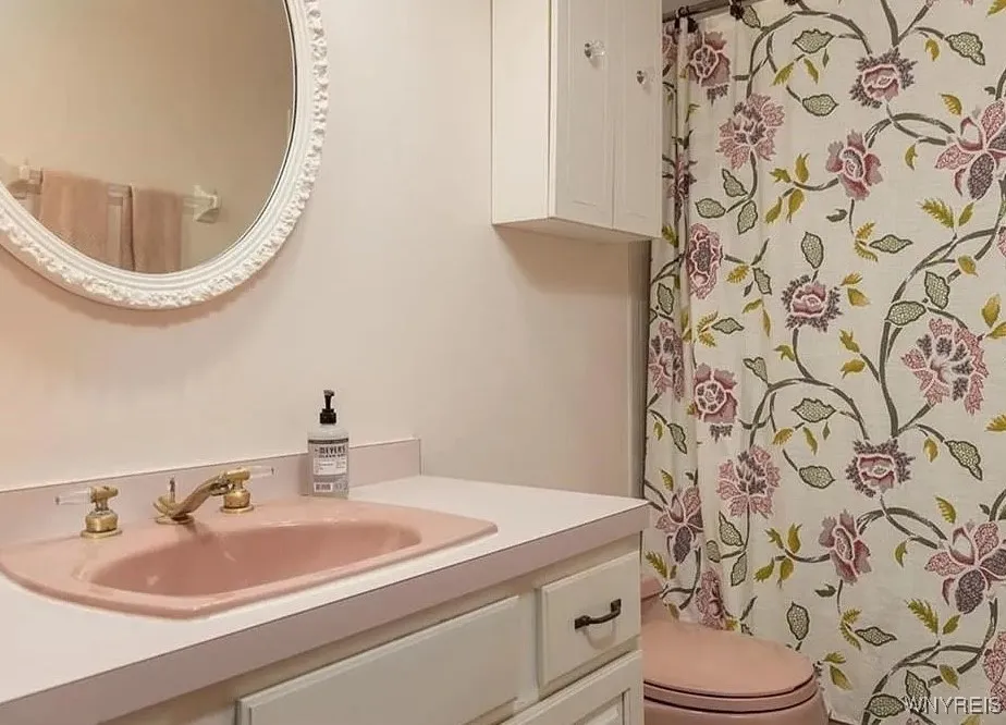 110 Groton, Amherst, New York 14228, Amherst, New York 14228, 2 Bedrooms Bedrooms, 5 Rooms Rooms,2 BathroomsBathrooms,Residential Lease,For Rent,110 Groton, Amherst, New York 14228,0,B1644450