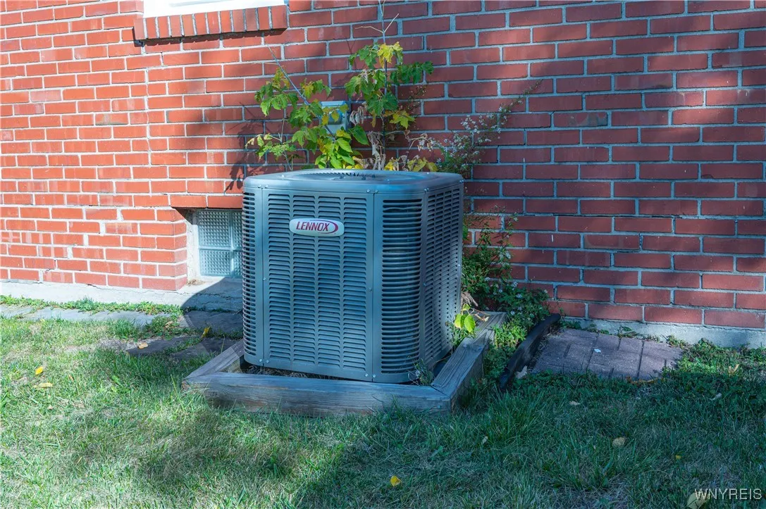 83 Keats Avenue, Tonawanda, New York 14150, Tonawanda, New York 14150, 3 Bedrooms Bedrooms, 7 Rooms Rooms,1 BathroomBathrooms,Residential,For Sale,83 Keats Avenue, Tonawanda, New York 14150,0,B1644447