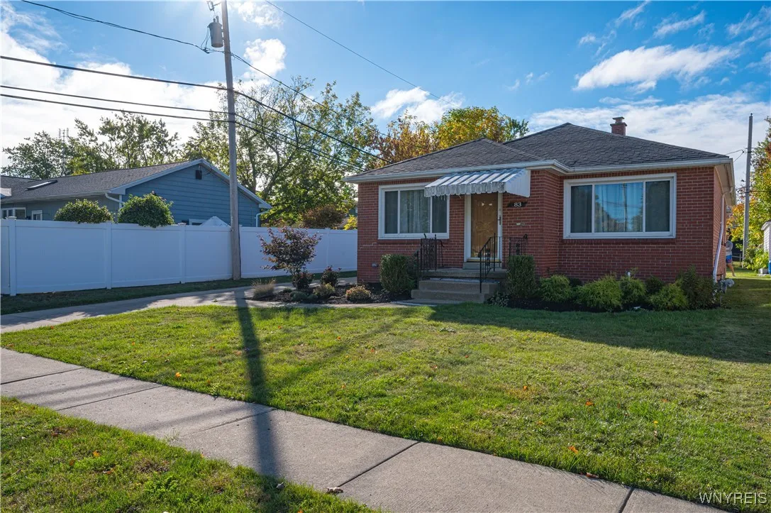 83 Keats Avenue, Tonawanda, New York 14150, Tonawanda, New York 14150, 3 Bedrooms Bedrooms, 7 Rooms Rooms,1 BathroomBathrooms,Residential,For Sale,83 Keats Avenue, Tonawanda, New York 14150,0,B1644447