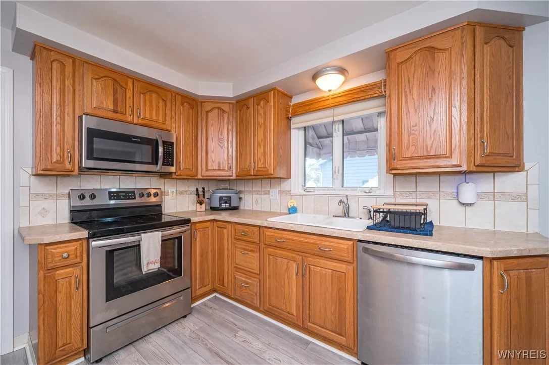 83 Keats Avenue, Tonawanda, New York 14150, Tonawanda, New York 14150, 3 Bedrooms Bedrooms, 7 Rooms Rooms,1 BathroomBathrooms,Residential,For Sale,83 Keats Avenue, Tonawanda, New York 14150,0,B1644447