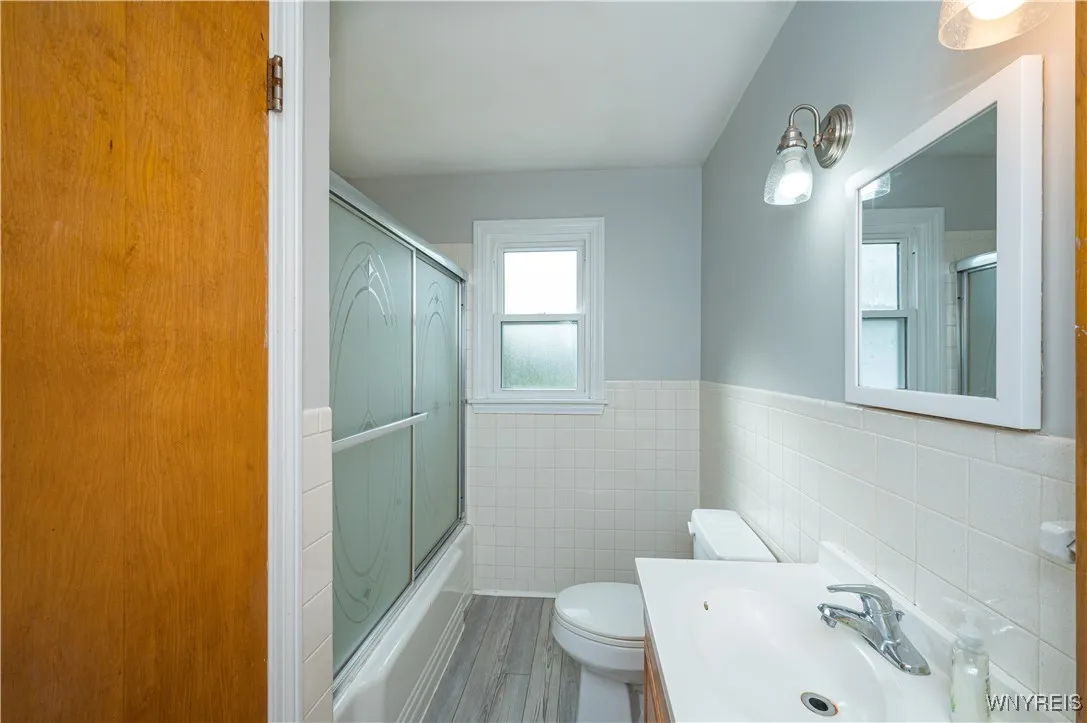 83 Keats Avenue, Tonawanda, New York 14150, Tonawanda, New York 14150, 3 Bedrooms Bedrooms, 7 Rooms Rooms,1 BathroomBathrooms,Residential,For Sale,83 Keats Avenue, Tonawanda, New York 14150,0,B1644447