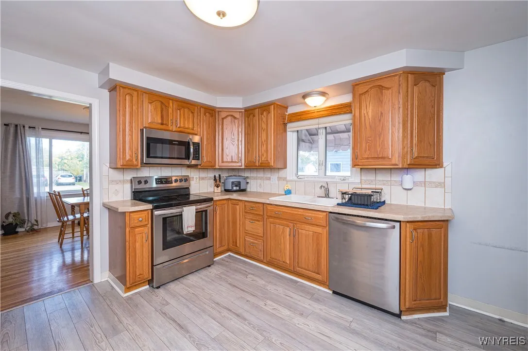 83 Keats Avenue, Tonawanda, New York 14150, Tonawanda, New York 14150, 3 Bedrooms Bedrooms, 7 Rooms Rooms,1 BathroomBathrooms,Residential,For Sale,83 Keats Avenue, Tonawanda, New York 14150,0,B1644447