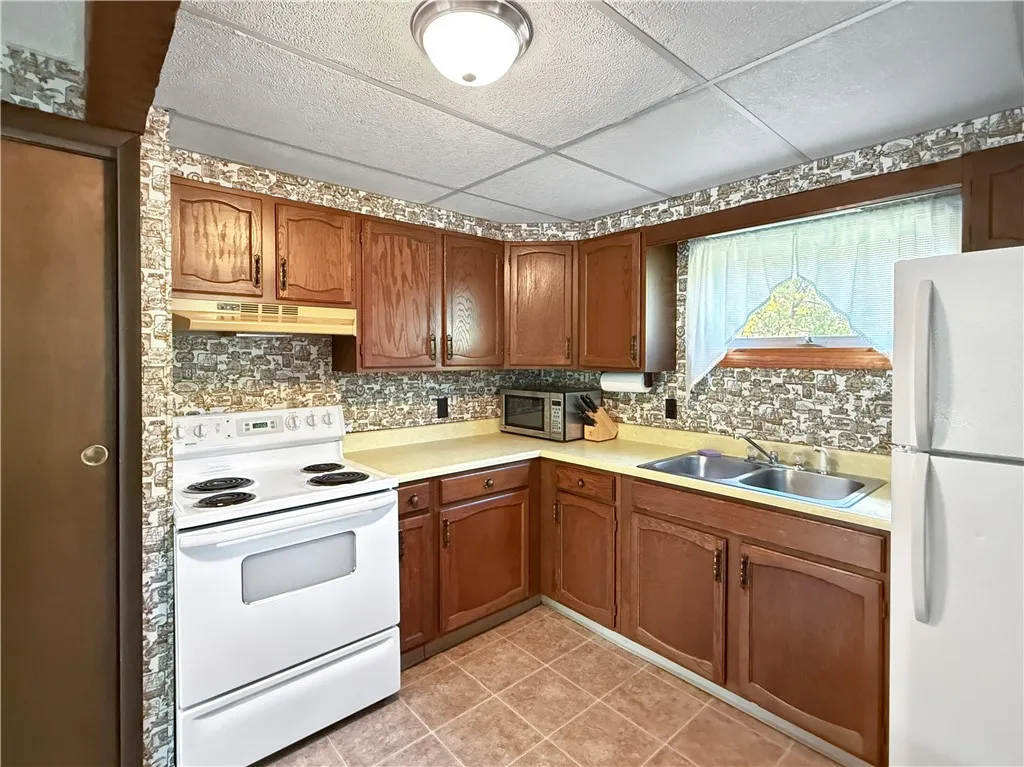 2258 Knights Lane, Carlton, New York 14571, Carlton, New York 14571, 3 Bedrooms Bedrooms, 5 Rooms Rooms,1 BathroomBathrooms,Residential,For Sale,2258 Knights Lane, Carlton, New York 14571,0,R1643841