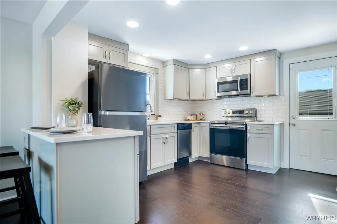 157 Moulton Avenue, Tonawanda, New York 14223, Tonawanda, New York 14223, 4 Bedrooms Bedrooms, 6 Rooms Rooms,1 BathroomBathrooms,Residential,For Sale,157 Moulton Avenue, Tonawanda, New York 14223,0,B1644187