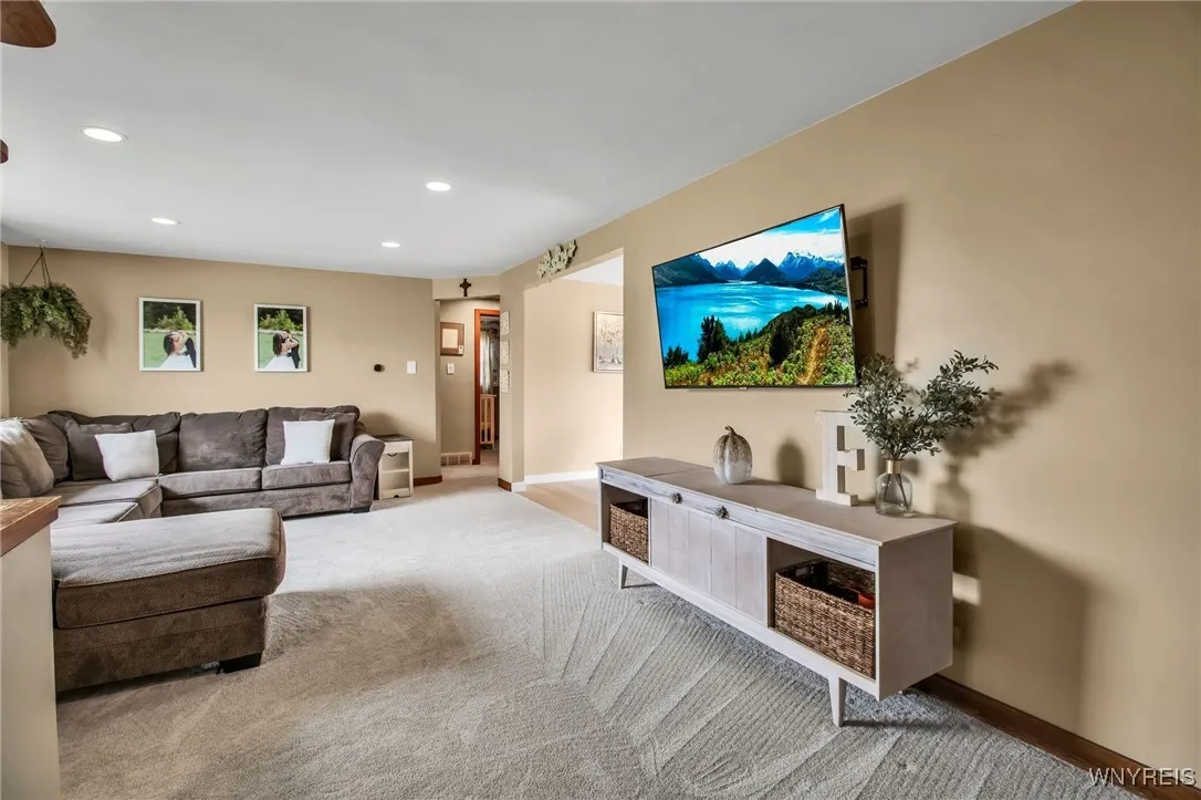 6 Towerwood Road, Grand Island, New York 14072, Grand Island, New York 14072, 2 Bedrooms Bedrooms, 5 Rooms Rooms,1 BathroomBathrooms,Residential,For Sale,6 Towerwood Road, Grand Island, New York 14072,0,B1644363