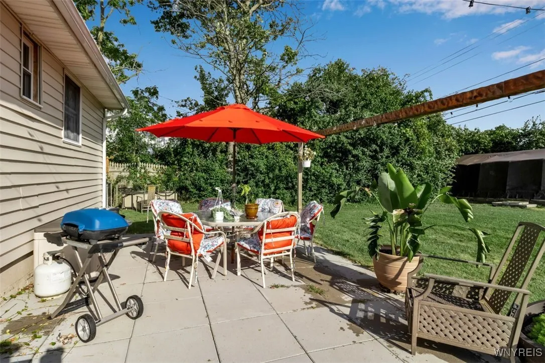 6 Towerwood Road, Grand Island, New York 14072, Grand Island, New York 14072, 2 Bedrooms Bedrooms, 5 Rooms Rooms,1 BathroomBathrooms,Residential,For Sale,6 Towerwood Road, Grand Island, New York 14072,0,B1644363