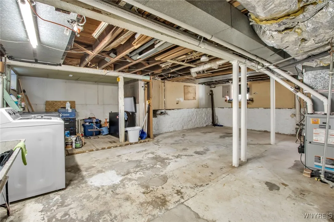 170 Glen Avenue, Amherst, New York 14221, Amherst, New York 14221, 3 Bedrooms Bedrooms, 6 Rooms Rooms,1 BathroomBathrooms,Residential,For Sale,170 Glen Avenue, Amherst, New York 14221,0,B1643653