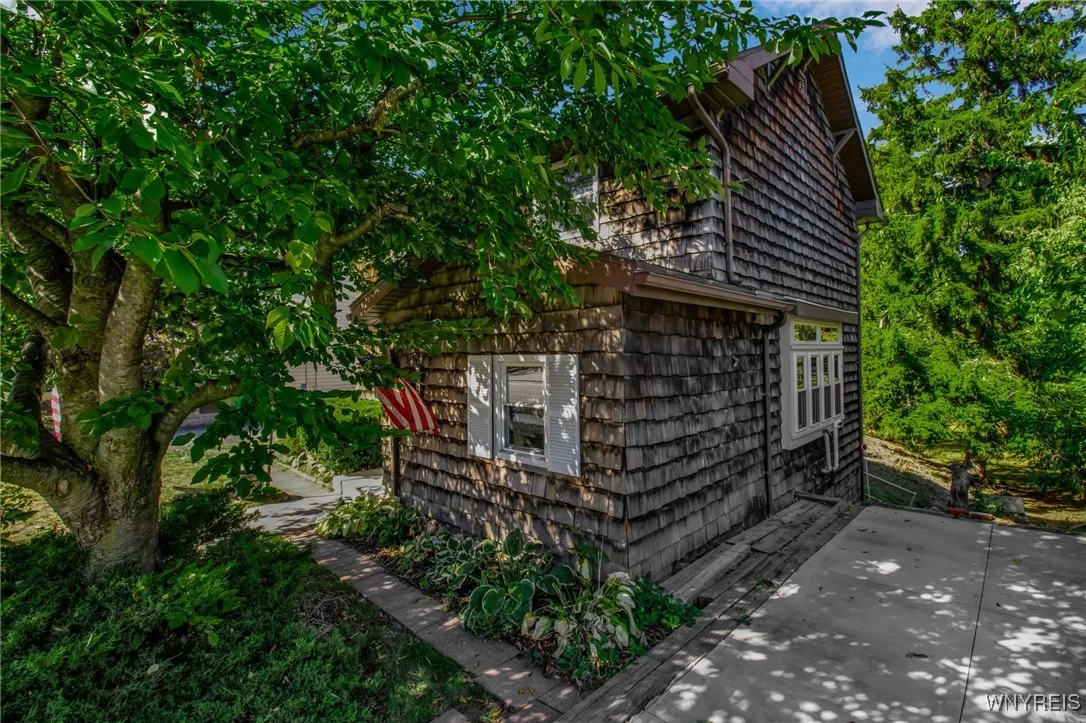 170 Glen Avenue, Amherst, New York 14221, Amherst, New York 14221, 3 Bedrooms Bedrooms, 6 Rooms Rooms,1 BathroomBathrooms,Residential,For Sale,170 Glen Avenue, Amherst, New York 14221,0,B1643653