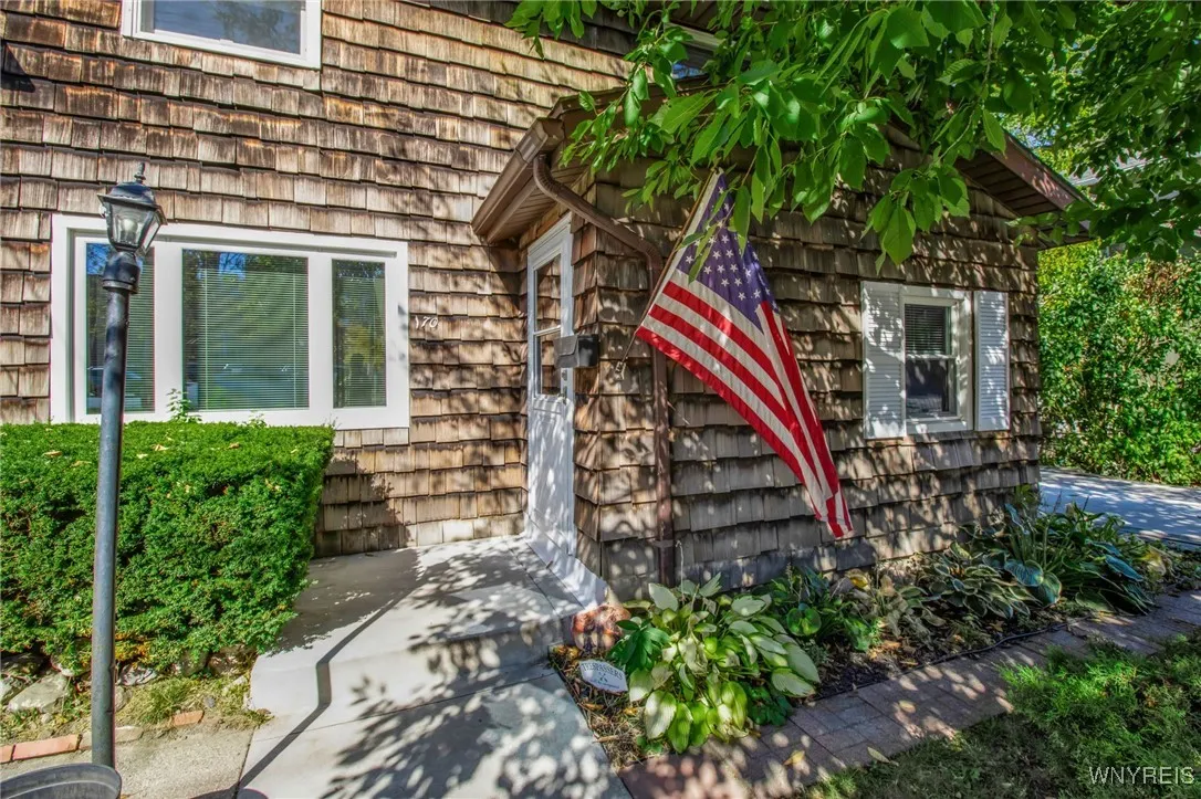 170 Glen Avenue, Amherst, New York 14221, Amherst, New York 14221, 3 Bedrooms Bedrooms, 6 Rooms Rooms,1 BathroomBathrooms,Residential,For Sale,170 Glen Avenue, Amherst, New York 14221,0,B1643653
