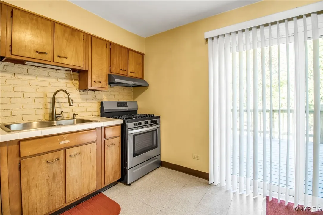 170 Glen Avenue, Amherst, New York 14221, Amherst, New York 14221, 3 Bedrooms Bedrooms, 6 Rooms Rooms,1 BathroomBathrooms,Residential,For Sale,170 Glen Avenue, Amherst, New York 14221,0,B1643653