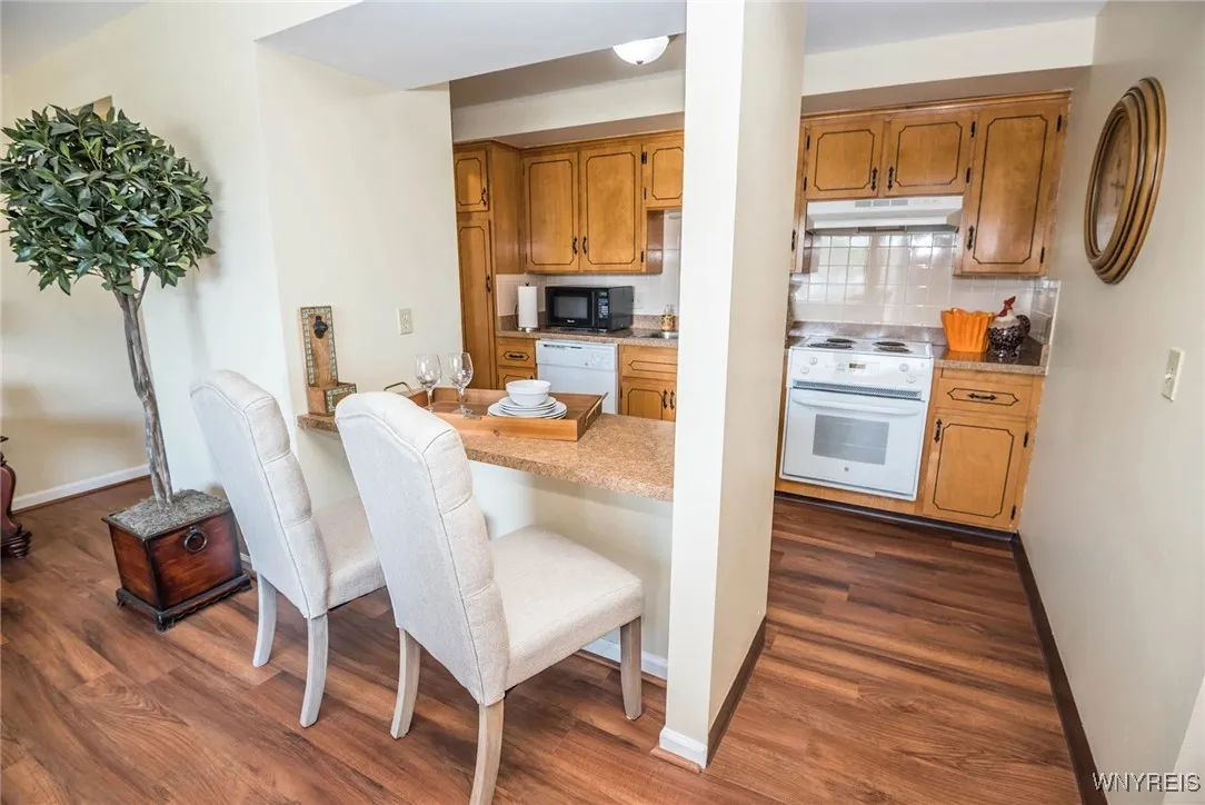 1920 Sheridan, Tonawanda, New York 14223, Tonawanda, New York 14223, 1 Bedroom Bedrooms, 3 Rooms Rooms,1 BathroomBathrooms,Residential Lease,For Rent,1920 Sheridan, Tonawanda, New York 14223,0,B1644486