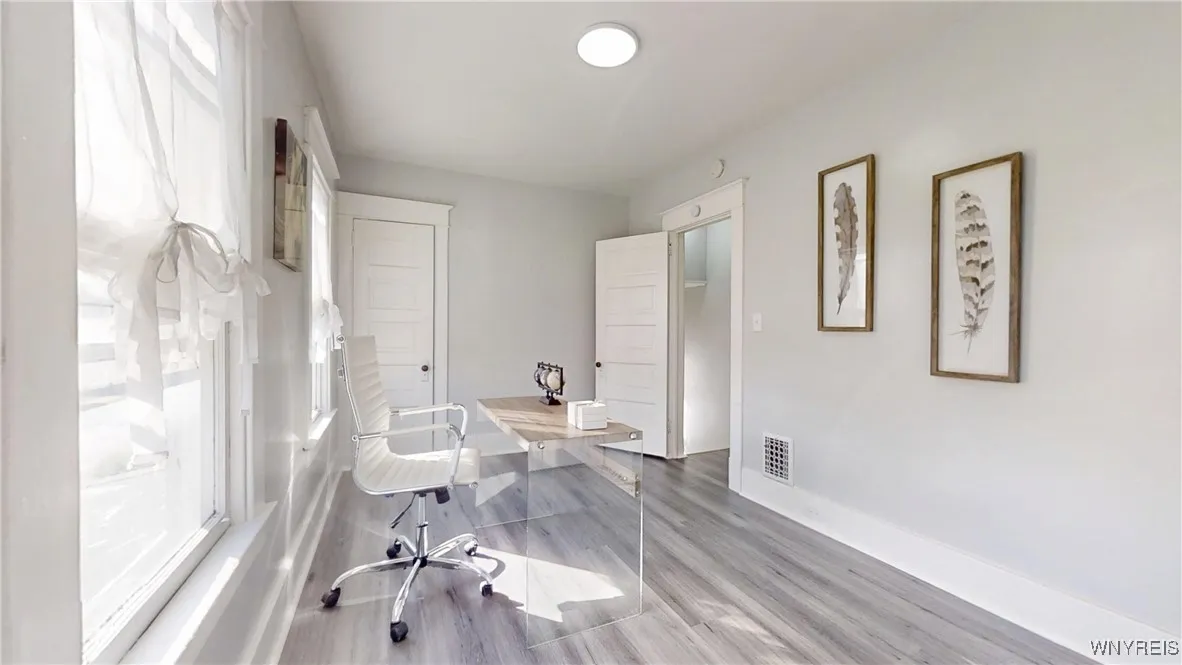 36 Layer Avenue, Buffalo, New York 14207, Buffalo, New York 14207, 3 Bedrooms Bedrooms, 7 Rooms Rooms,1 BathroomBathrooms,Residential,For Sale,36 Layer Avenue, Buffalo, New York 14207,0,B1644398