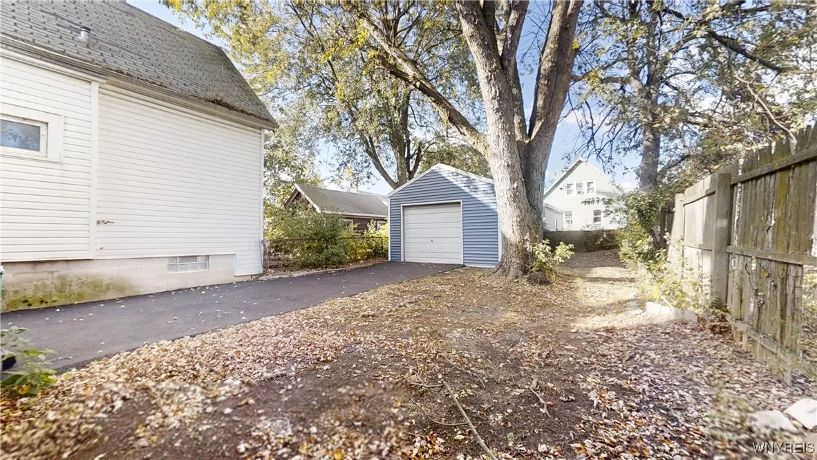 36 Layer Avenue, Buffalo, New York 14207, Buffalo, New York 14207, 3 Bedrooms Bedrooms, 7 Rooms Rooms,1 BathroomBathrooms,Residential,For Sale,36 Layer Avenue, Buffalo, New York 14207,0,B1644398