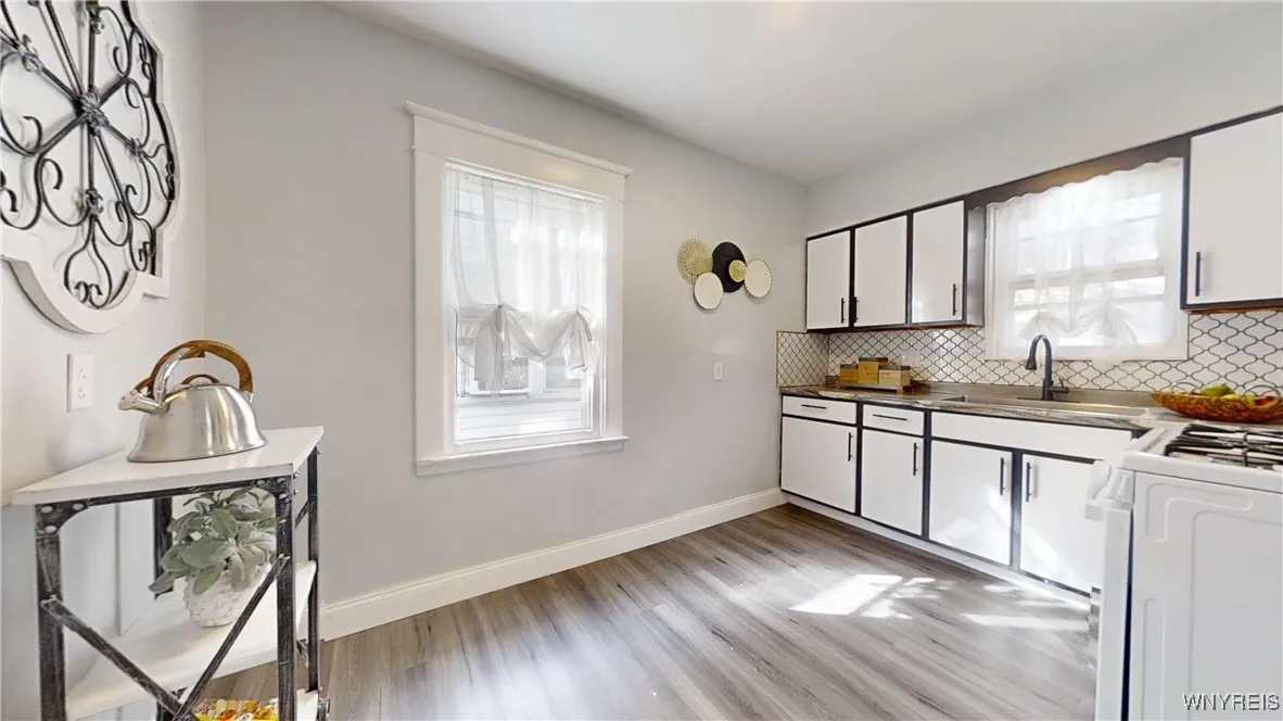 36 Layer Avenue, Buffalo, New York 14207, Buffalo, New York 14207, 3 Bedrooms Bedrooms, 7 Rooms Rooms,1 BathroomBathrooms,Residential,For Sale,36 Layer Avenue, Buffalo, New York 14207,0,B1644398