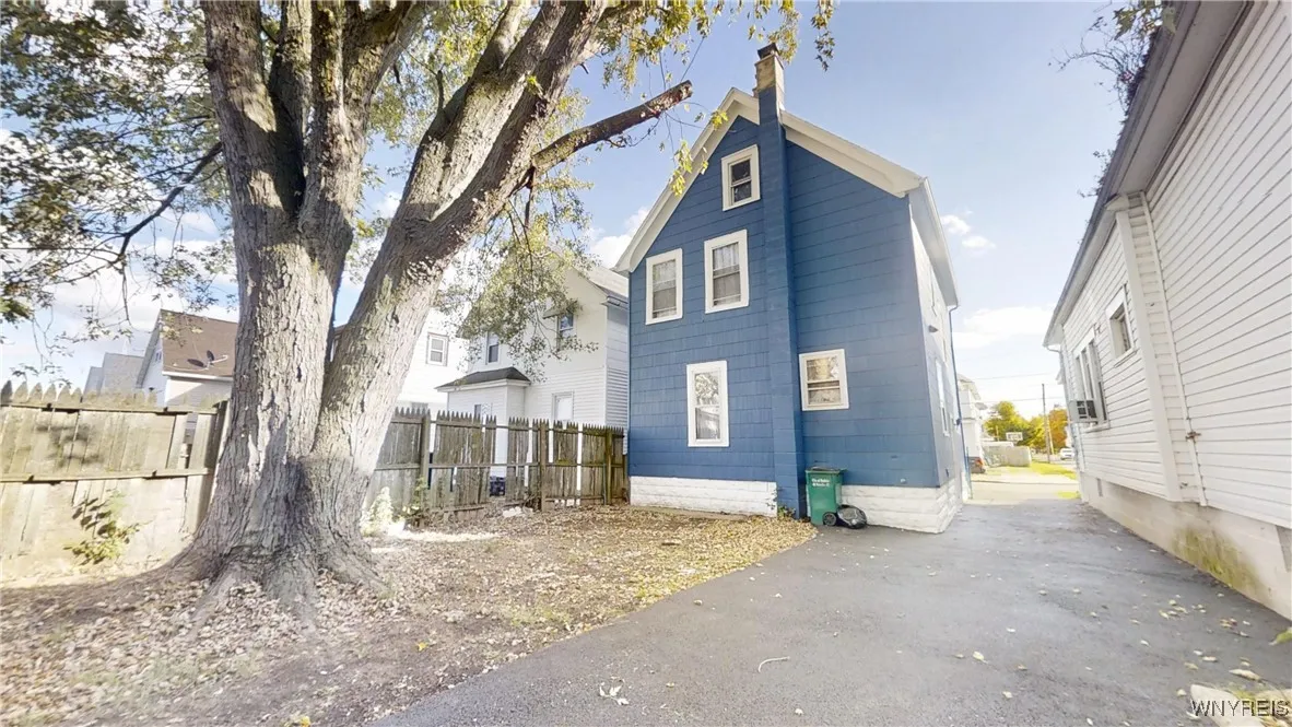 36 Layer Avenue, Buffalo, New York 14207, Buffalo, New York 14207, 3 Bedrooms Bedrooms, 7 Rooms Rooms,1 BathroomBathrooms,Residential,For Sale,36 Layer Avenue, Buffalo, New York 14207,0,B1644398