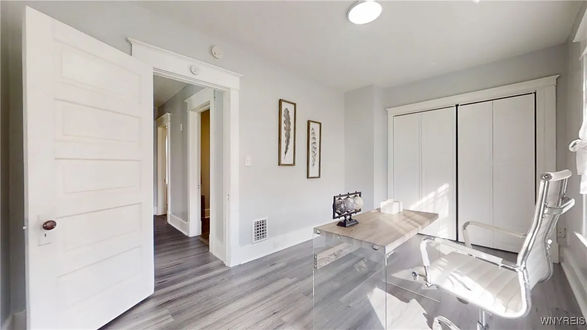 36 Layer Avenue, Buffalo, New York 14207, Buffalo, New York 14207, 3 Bedrooms Bedrooms, 7 Rooms Rooms,1 BathroomBathrooms,Residential,For Sale,36 Layer Avenue, Buffalo, New York 14207,0,B1644398