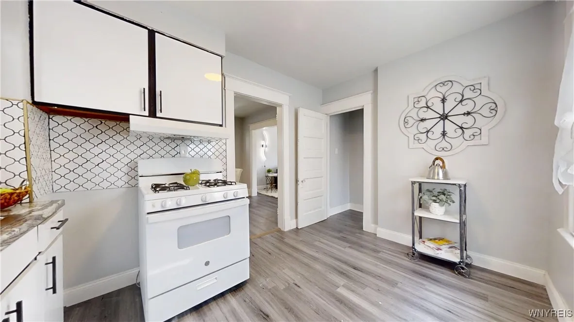 36 Layer Avenue, Buffalo, New York 14207, Buffalo, New York 14207, 3 Bedrooms Bedrooms, 7 Rooms Rooms,1 BathroomBathrooms,Residential,For Sale,36 Layer Avenue, Buffalo, New York 14207,0,B1644398